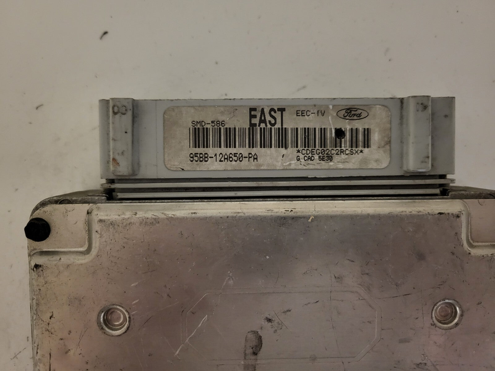 Ford Mondeo ECU / 95BB-12A650-PA / EAST / SMD-586 / EEC-IV