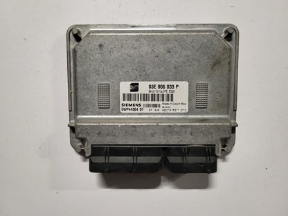 SEAT IBIZA ECU / 03E906033P / 5WP44304 07 / SIEMENS