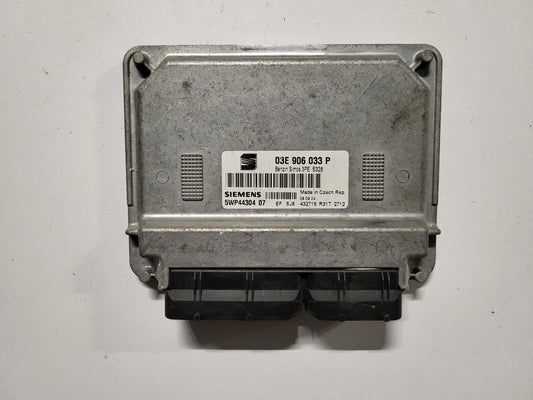 SEAT IBIZA ECU / 03E906033P / 5WP44304 07 / SIEMENS