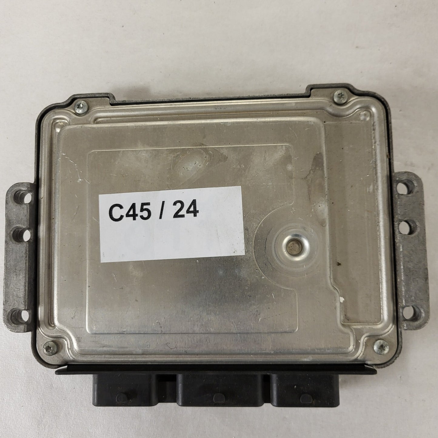 Renault 1.9DCI ECU / 0281011776 / 8200391966 / 8200386508 / BOSCH