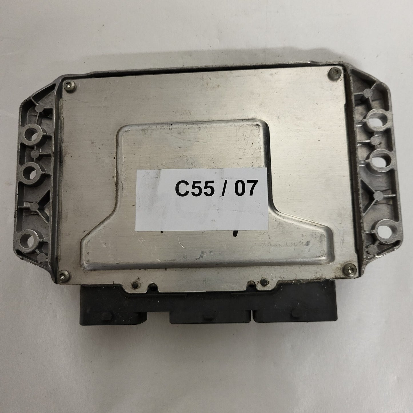 Renault ECU / 21584288-2A / 8200321263 / 8200387138 / S3000 / SAGEM