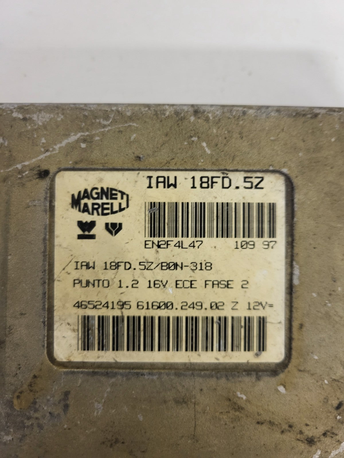 Fiat Punto 1.2 16V ECU / 46524195 / IAW 18FD.5Z / 61600.249.02 / MAGNETI MARELLI