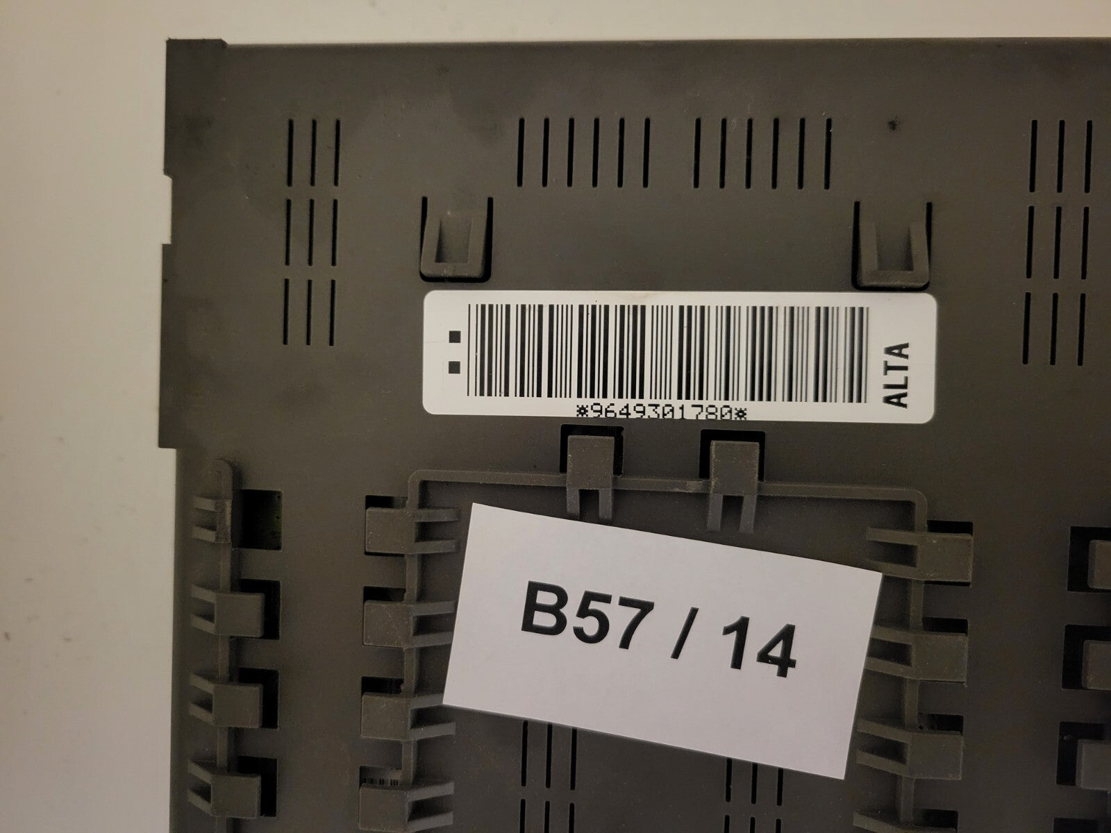 CITROEN C5 FUSE BOX ECU MODULE / 9649301780/ 9637466180 / 98162200 / 26301608