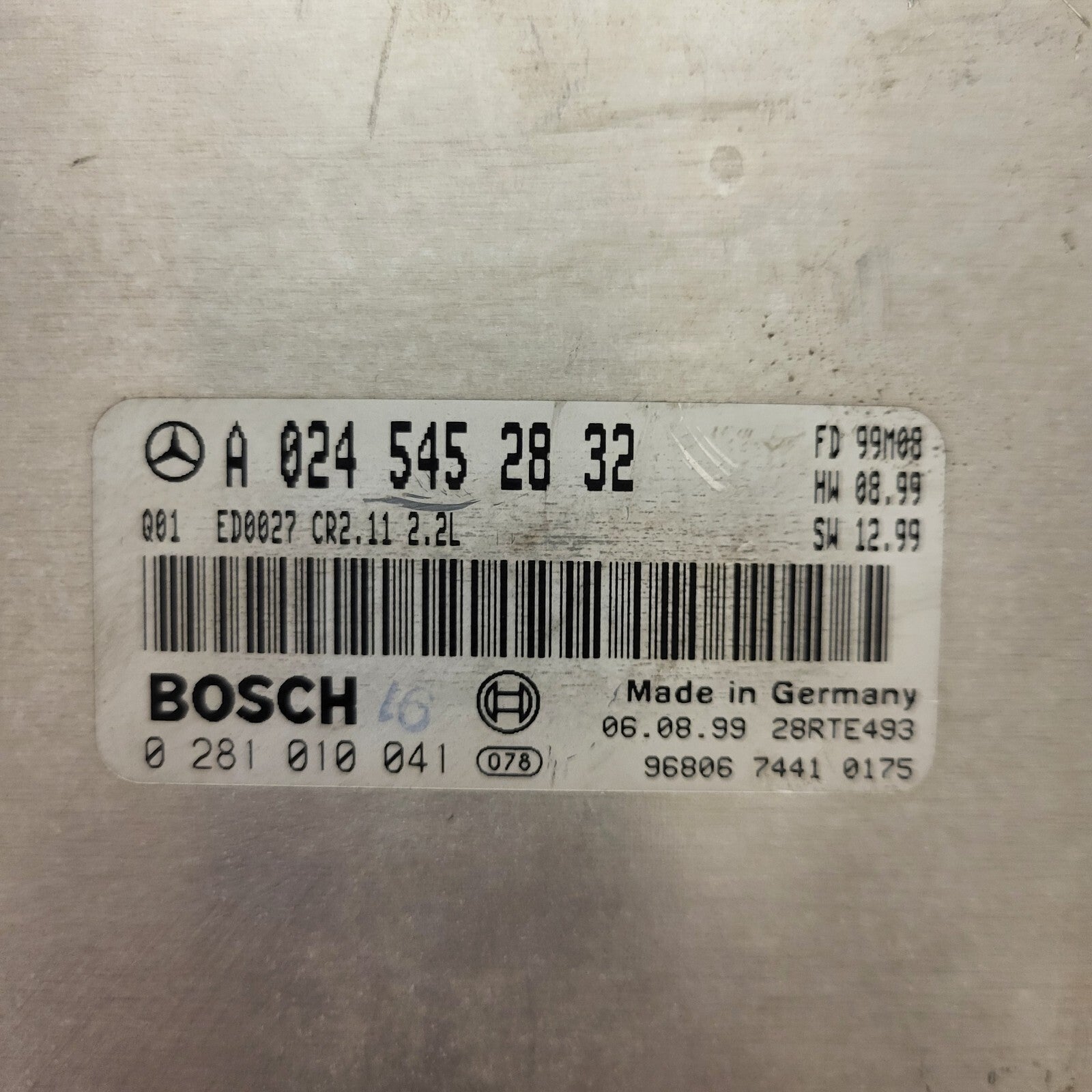 MERCEDES W210 ECU / A0245452832 / 0281010041 / CR2.11 / ED0027 / BOSCH