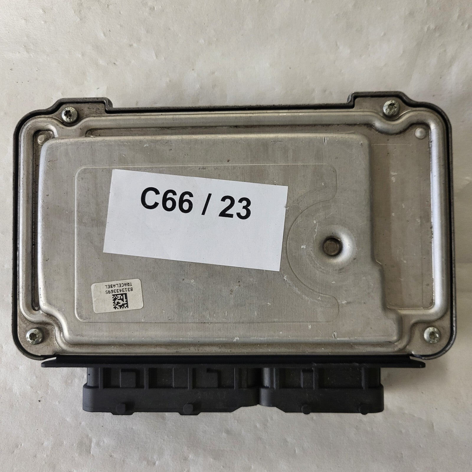 TOYOTA YARIS 1KR-FE ECU / 0261208841 / 89661-0D270 / BOSCH