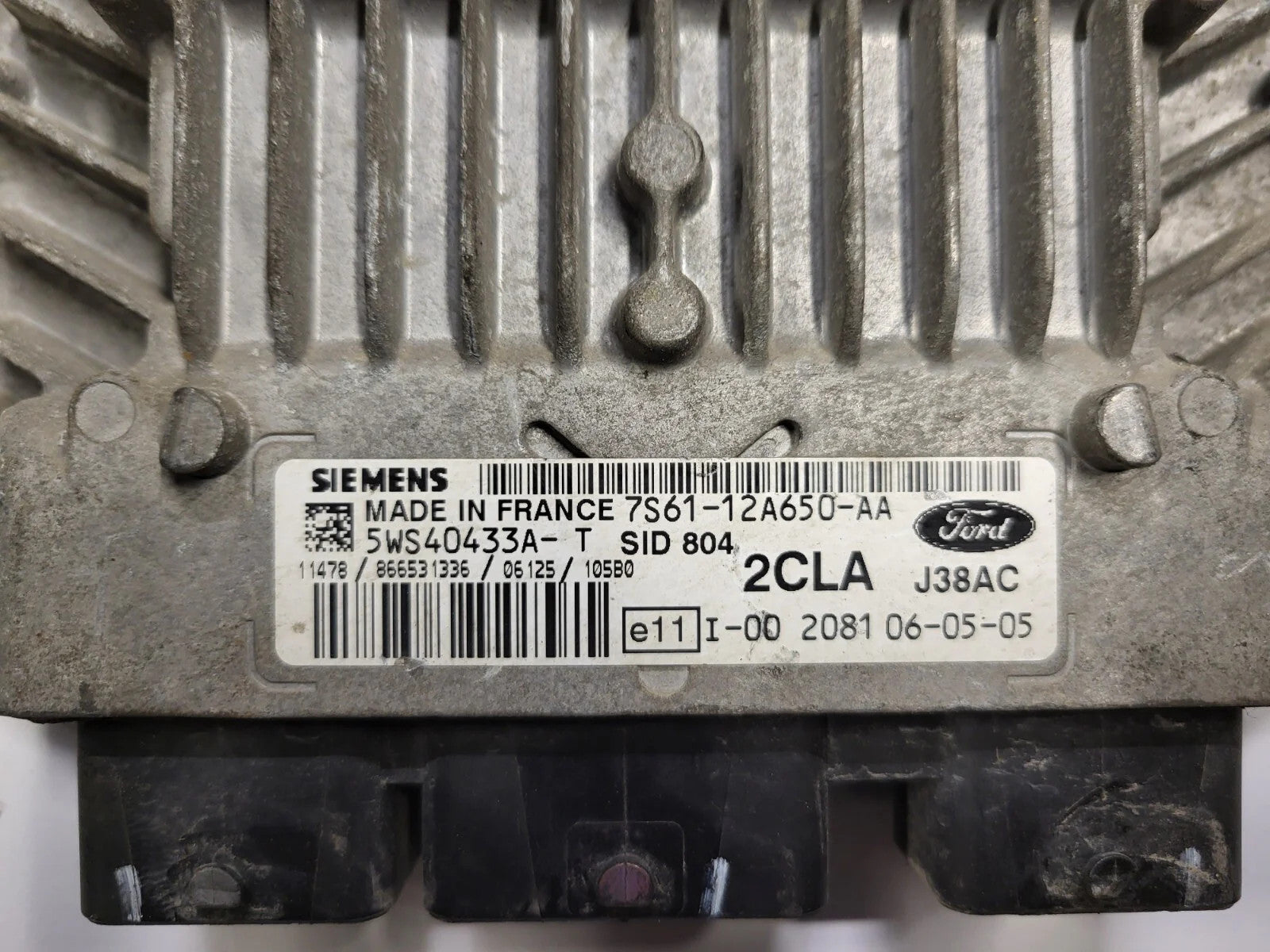 FORD FIESTA ECU / 7S61-12A650-AA / 5WS40433A-T / 2CLA / SID804 / J38AC SIEMENS