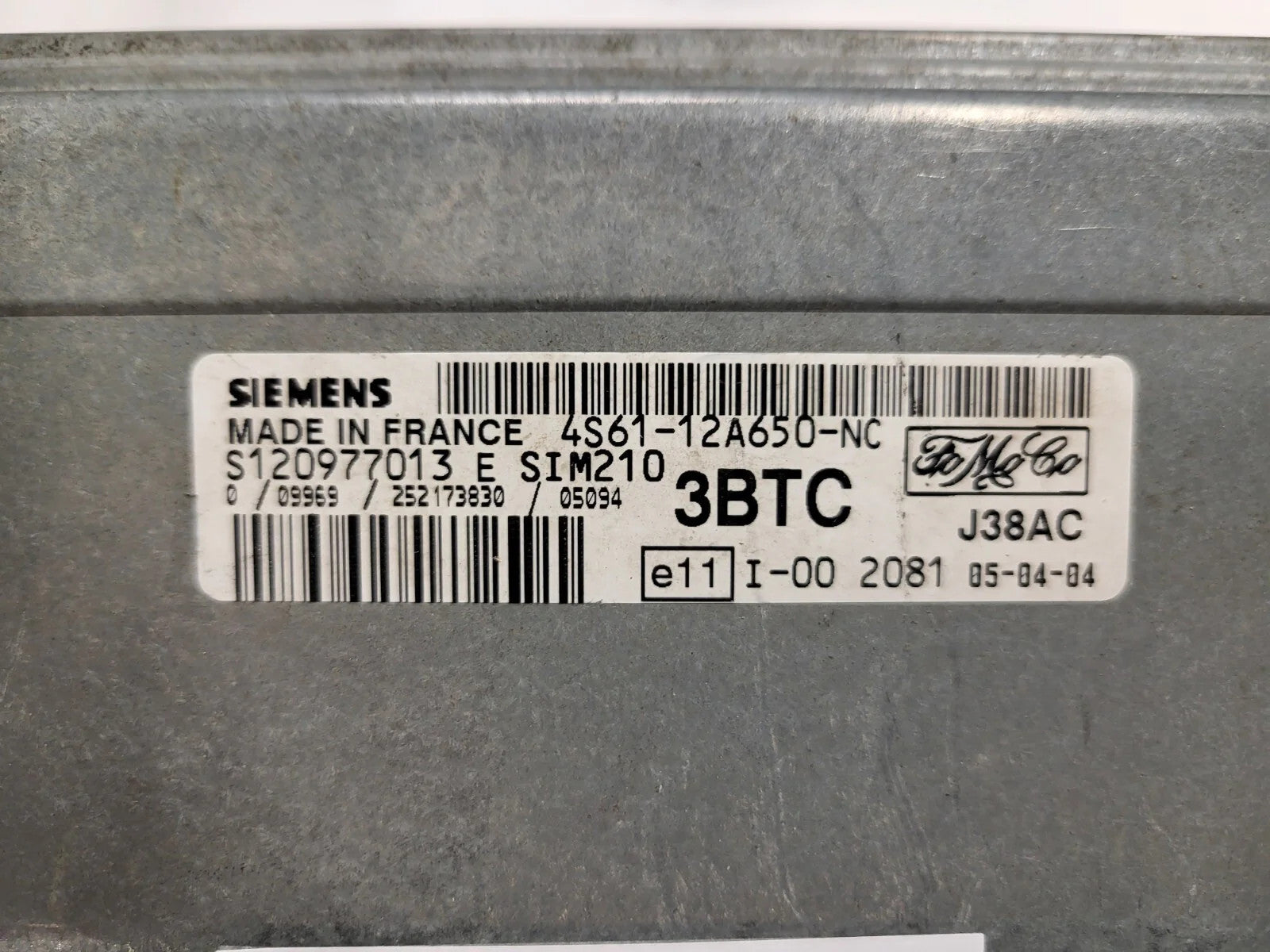 FORD FIESTA ECU / 4S61-12A650-NC / S120977013E / 3BTC / SIM210 / J38AC / S120977