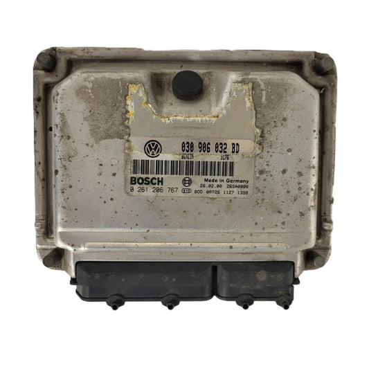 VW POLO ECU / 030906032BD / 0261206767 / 26SA0000 / BOSCH
