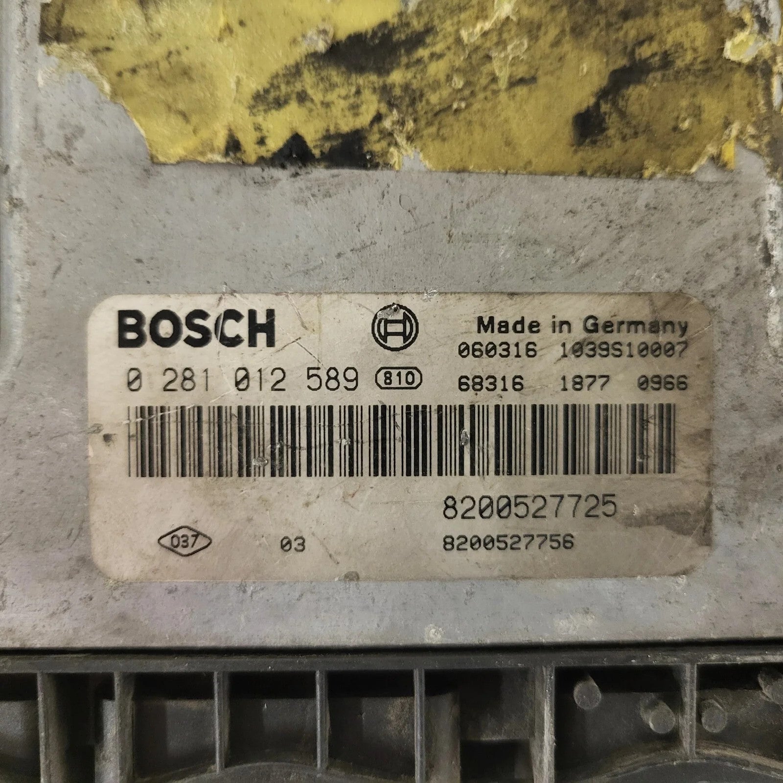 Renault ECU / 0281012589 / 8200527725 / 8200527756 / BOSCH