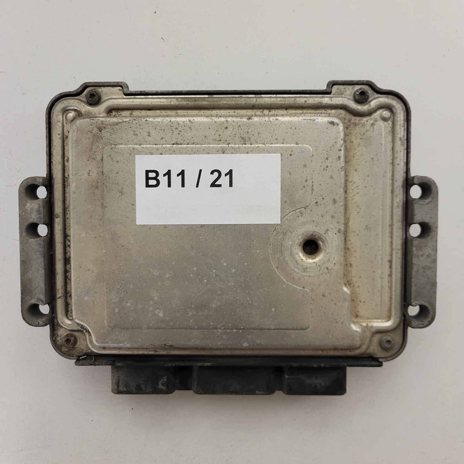 RENAULT MASTER MOVANO BOSCH ECU / 0281011940 / 8200311550 / 8200442263 / BOSCH