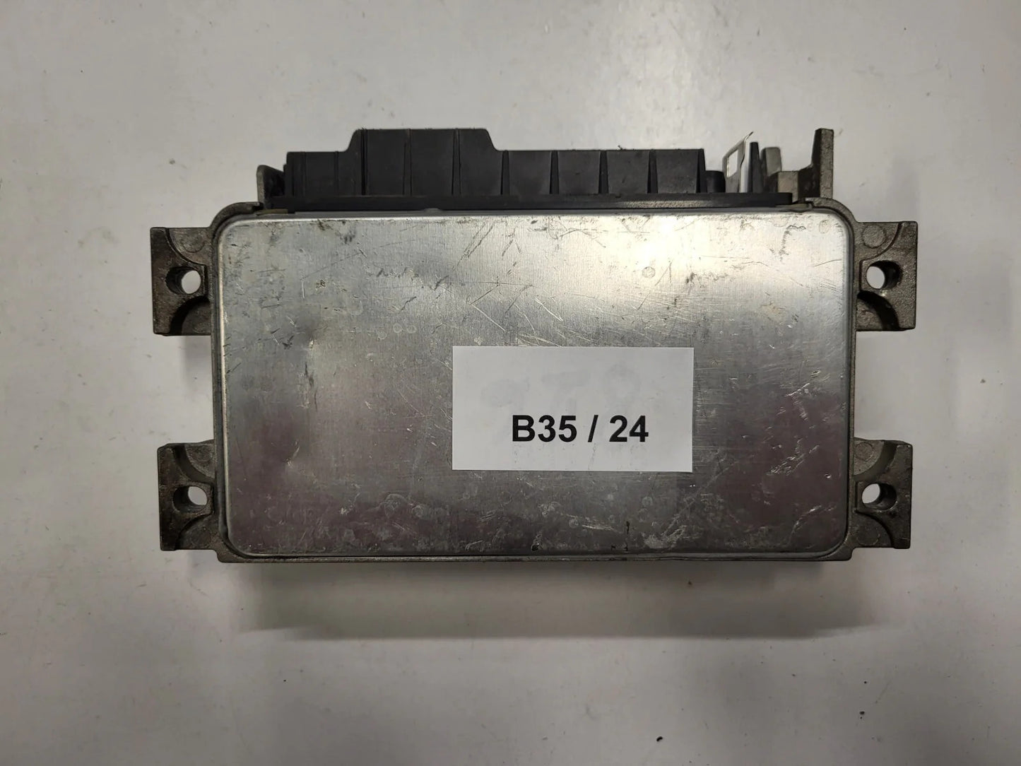 Renault ECU / 7700856784 / IAW6R.20 / 7700865819 / 16085.074 / MAGNETI MARELLI