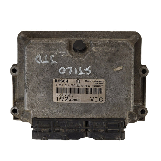 Fiat Stilo 1.9 JTD ECU / 0281011398 / 55187571 / 19242AED / 1039D02357 / BOSCH-