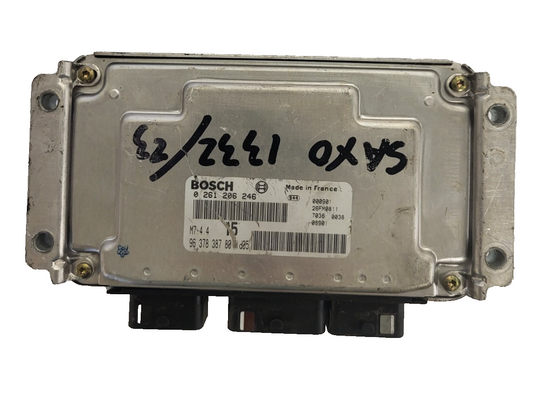 Peugeot Citroen ECU / 0261206246 / M7.4.4 / 9637838780 / BOSCH