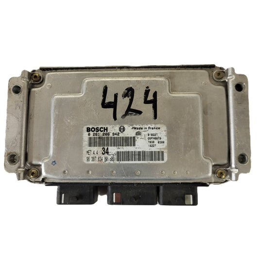 PEUGEOT CITROEN ECU / 0261206942 / 9638783480 / ME7.4.4. / BOSCH