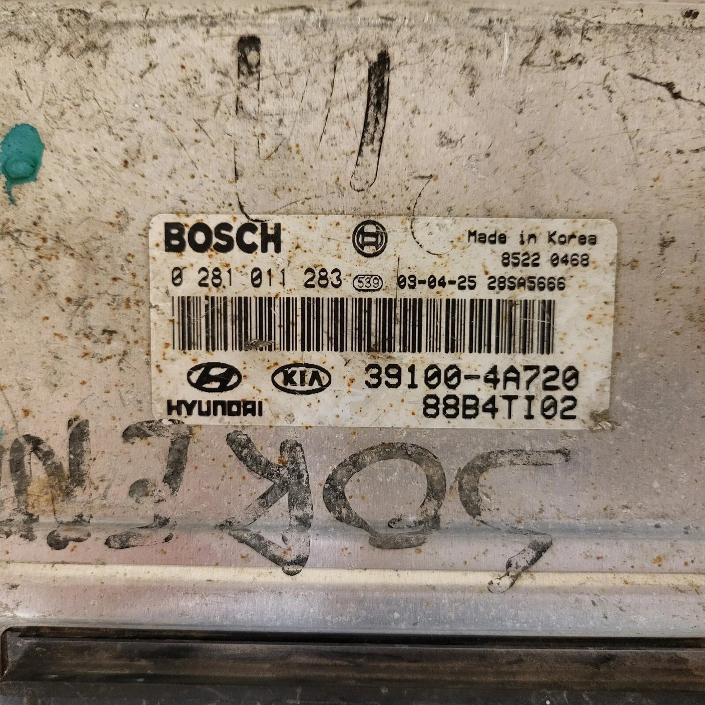 KIA SORENTO ECU / 0281011283 / 39100-4A720 / BOSCH