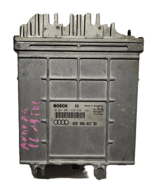 Peugeot 206 1.1 ECU / IAW 48P2.76 / SW 9648620880 / HW 9645989480