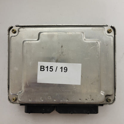 VW GOLF 4 ECU / 038906012K / 0281010111 / BOSCH