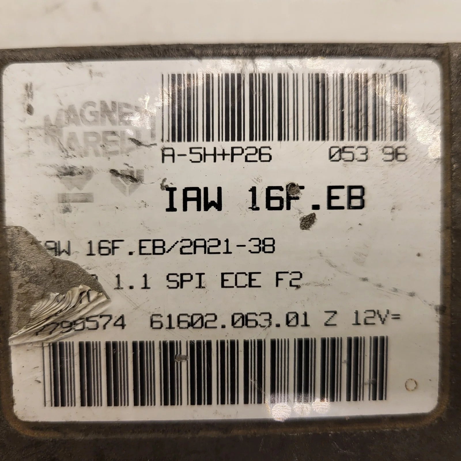 Fiat Punto 1.1 ECU / IAW 16F.EB / 7795574 / 61602.063.01 / MAGNETI MARELLI