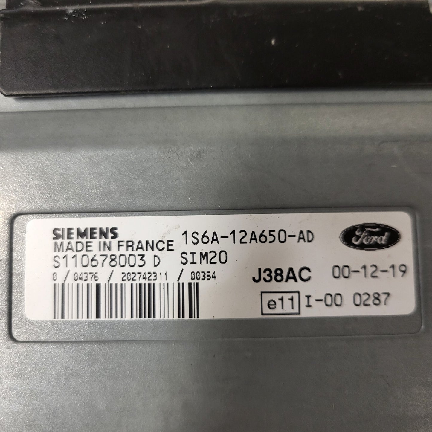 Ford ECU / S110678003D / 1S6A-12A650-AD / SIM20 / SIEMENS