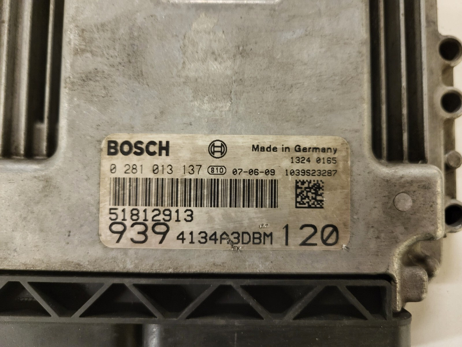 ALFA ROMEO 159 ECU / 0281013137 / 51812913 / BOSCH