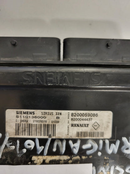 RENAULT MEGANE ECU / S110138000B / 8200059086 / 8200044437 / S110138000 / SIRIUS