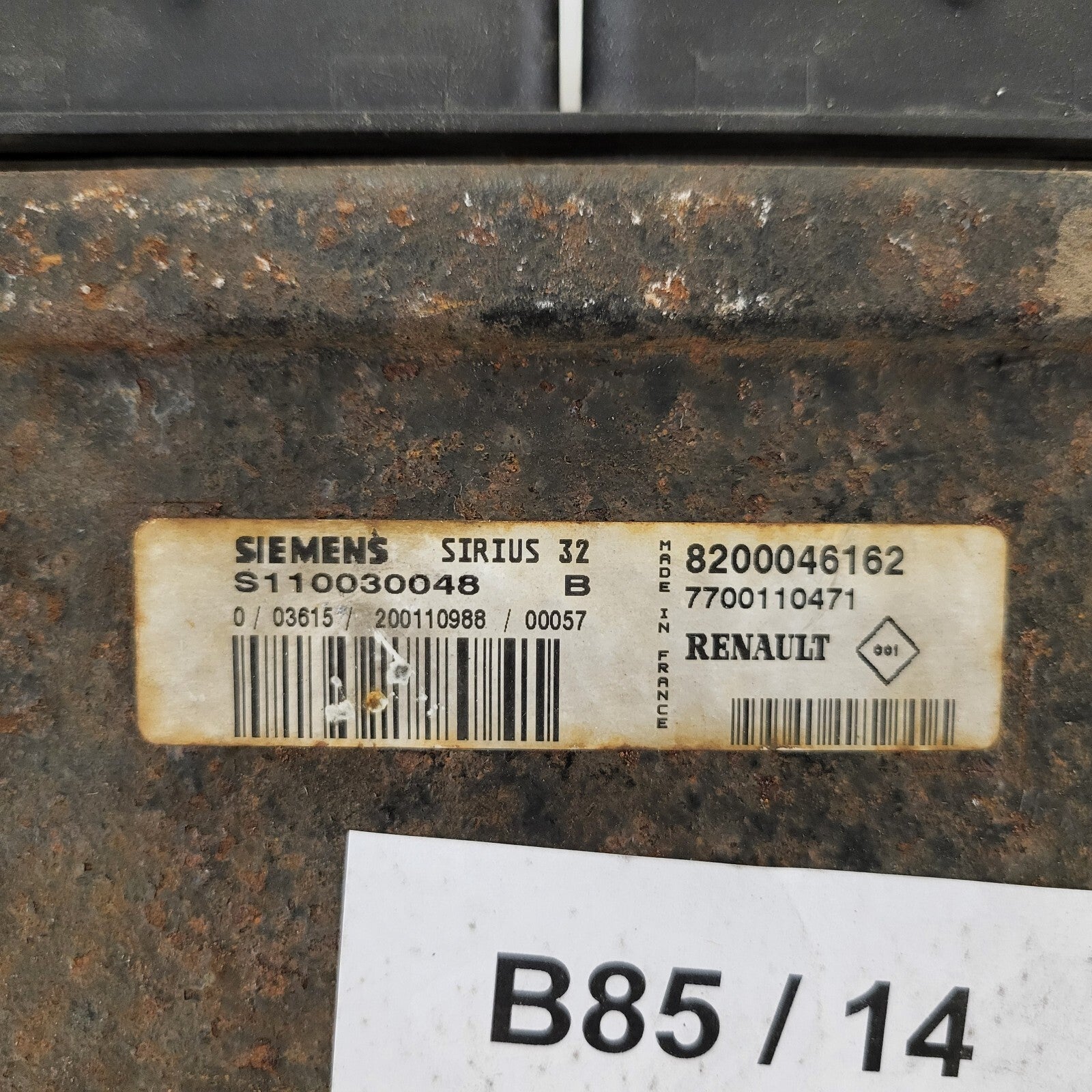 Renault ECU / S110030048 / 8200046162 / 7700110471 / S110030048B / SIEMENS