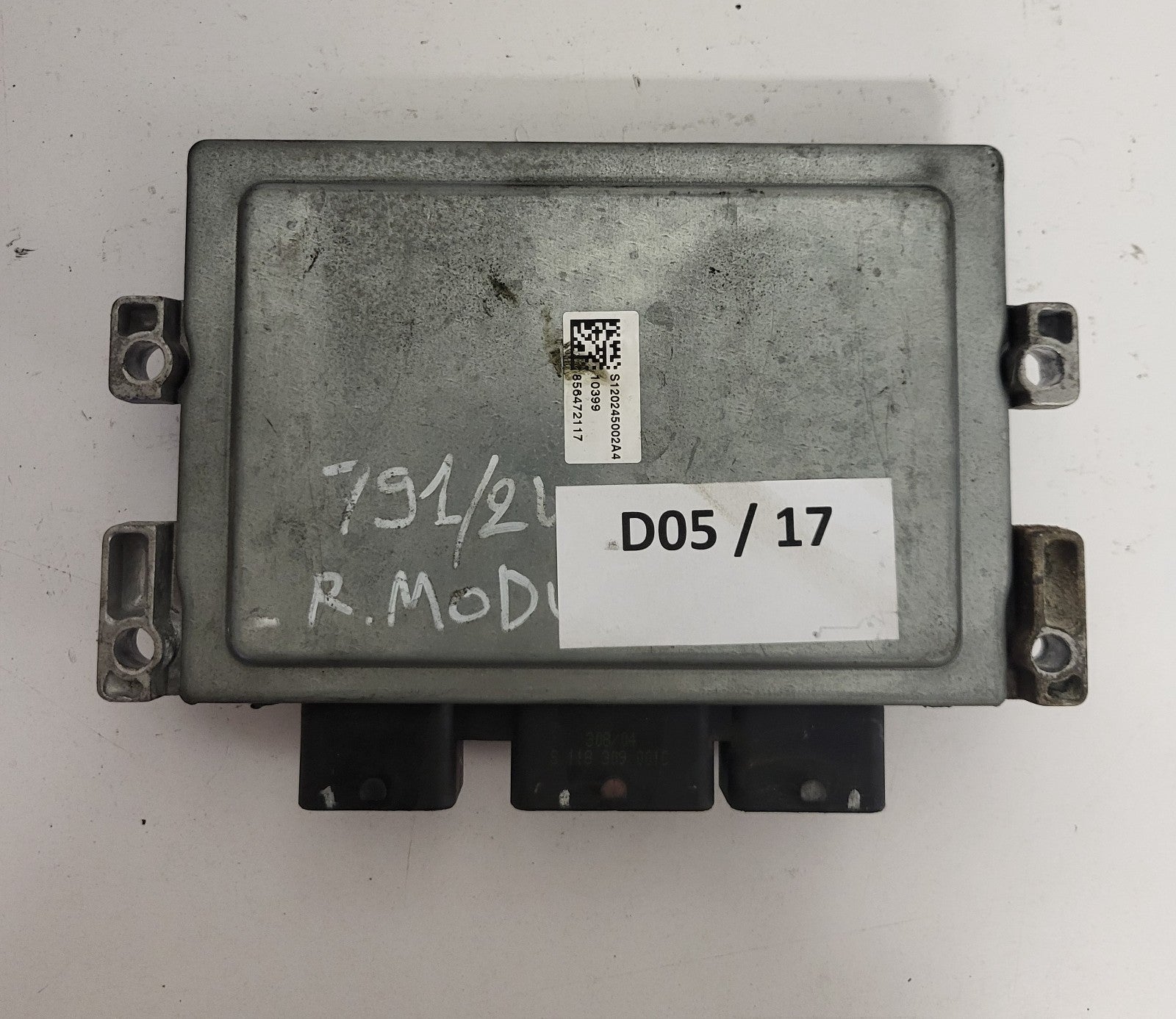 Renault Modus ECU / S120200102B / 8200414422 / 8200401568 / S120200102 / SIM32