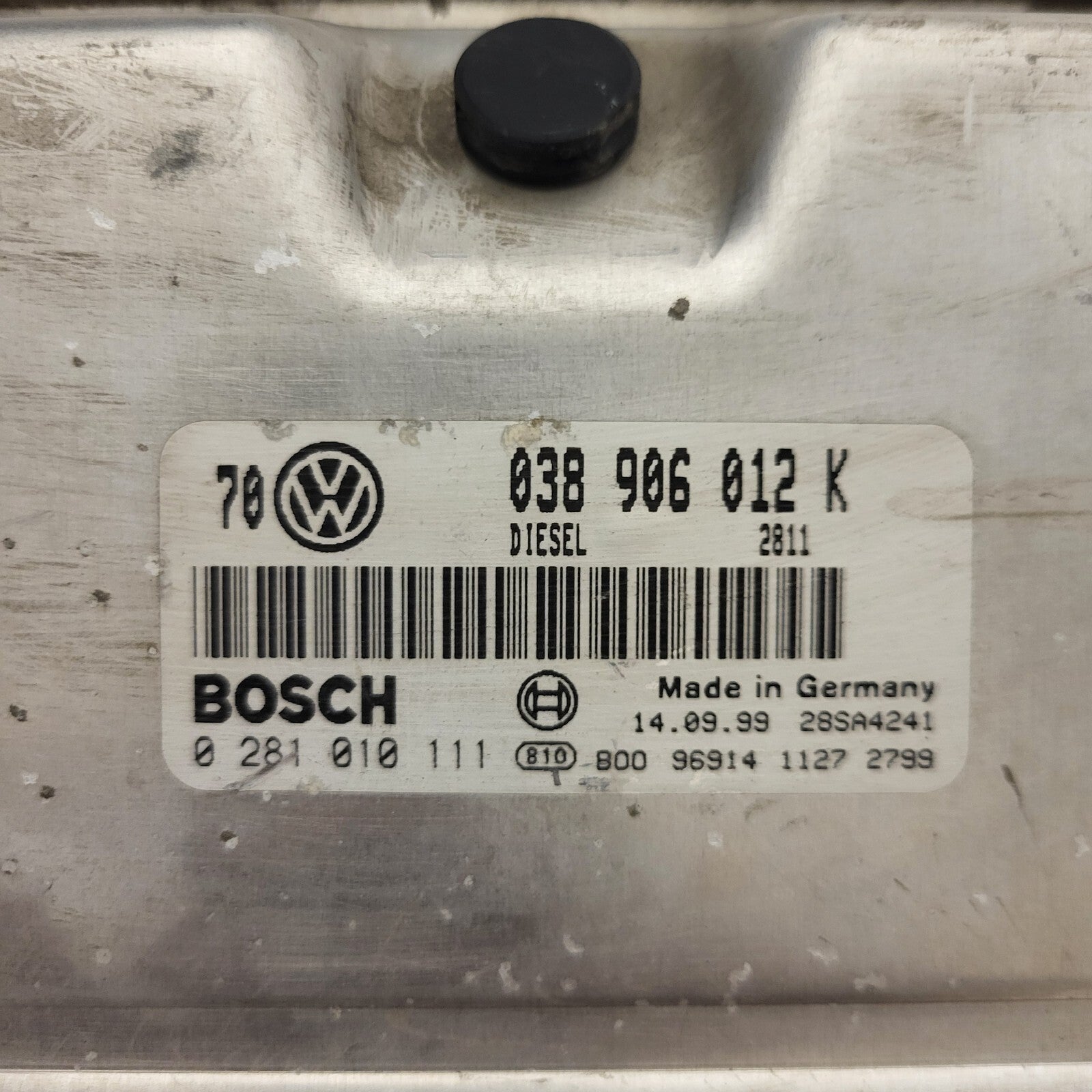 VW GOLF 4 ECU / 038906012K / 0281010111 / BOSCH