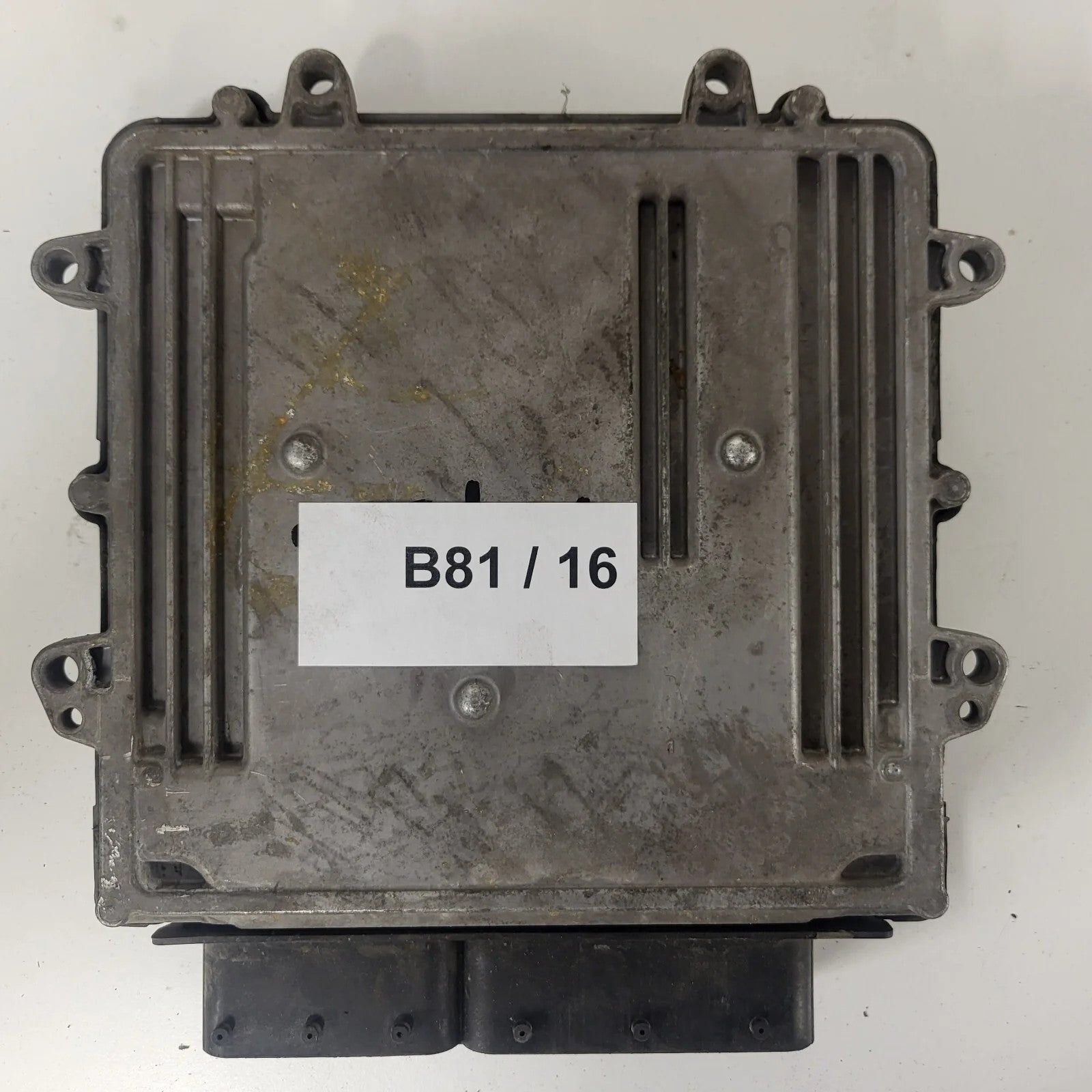 SMART FORFOUR ECU / A6391500479 / 0281011841 / BOSCH