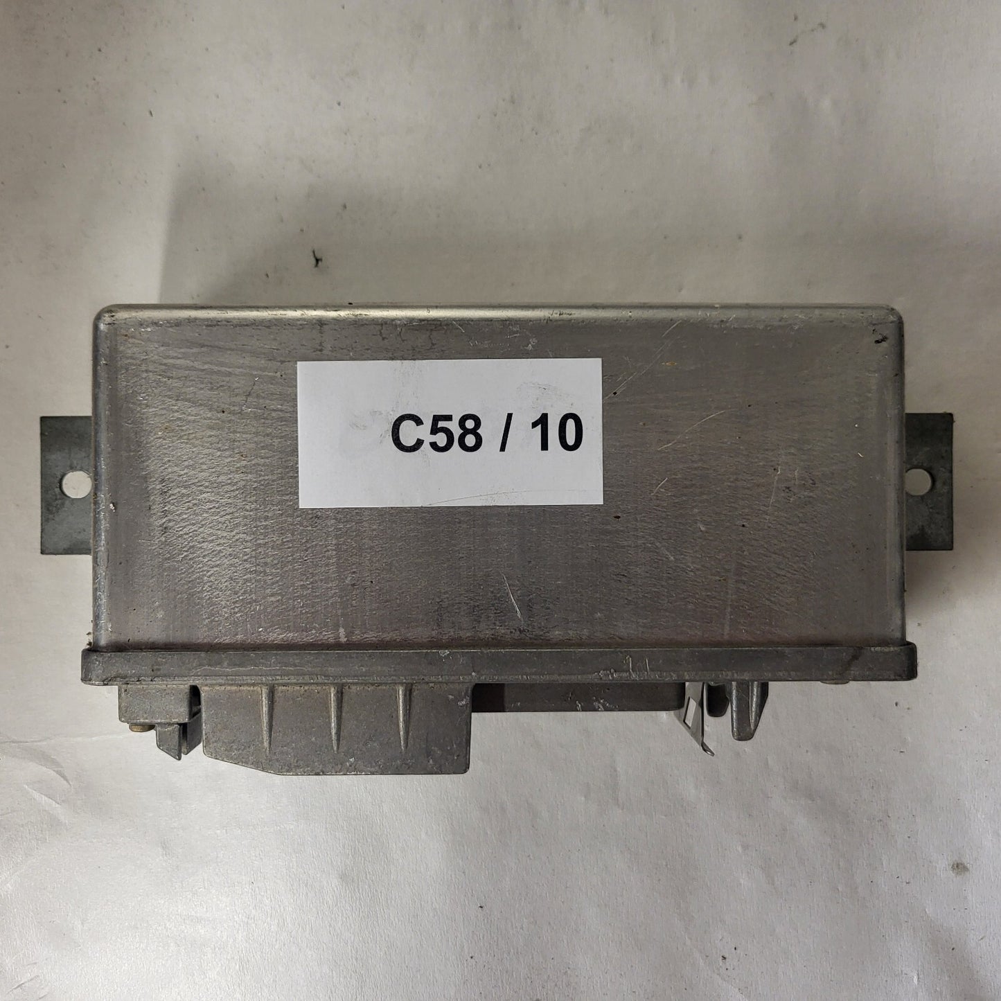 AUDI 80 ECU / 0265100056 / 4A0907379A / BOSCH