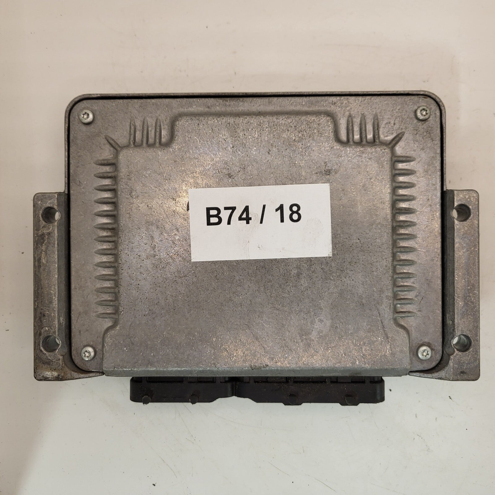 Fiat Punto ECU / 0281011494 / 55198478 / BOSCH