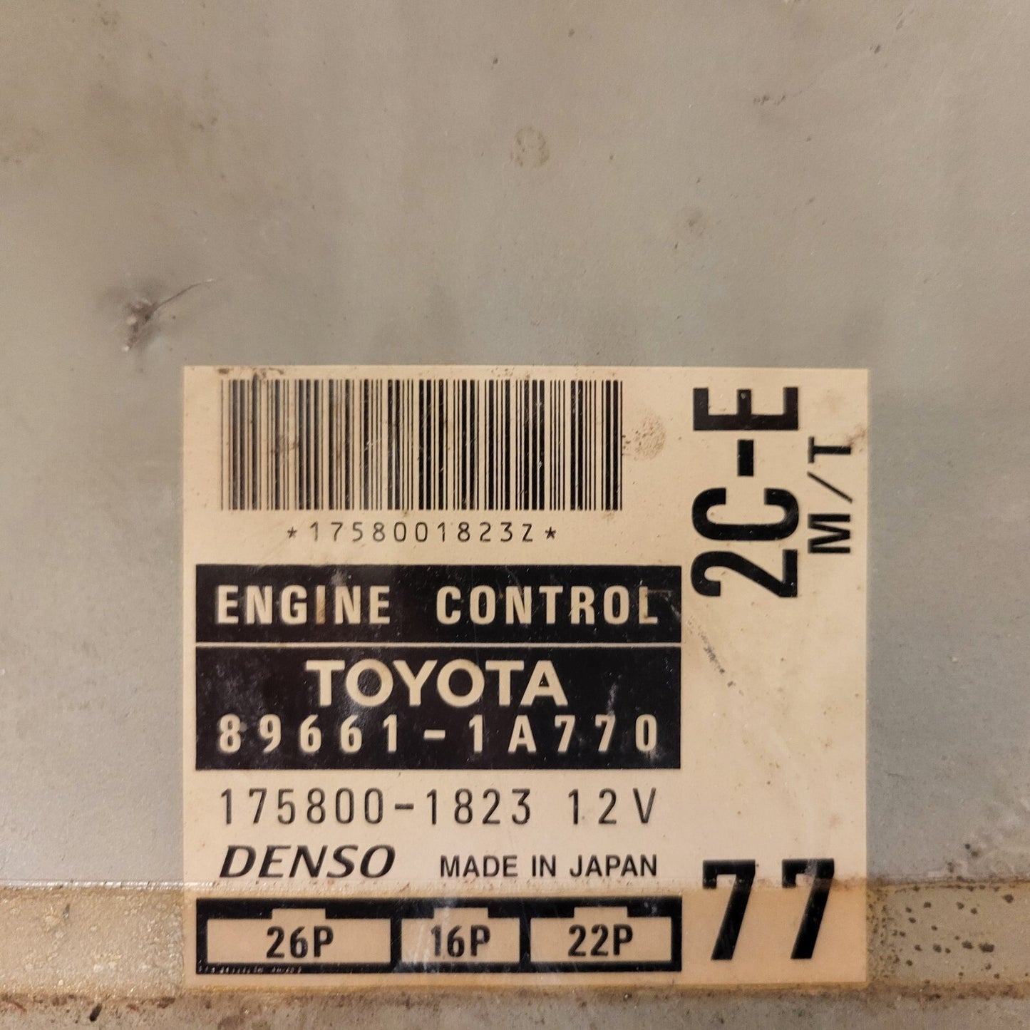 TOYOTA COROLLA ECU / 89661-1A770 / 175800-1823 / 2C-E / DENSO
