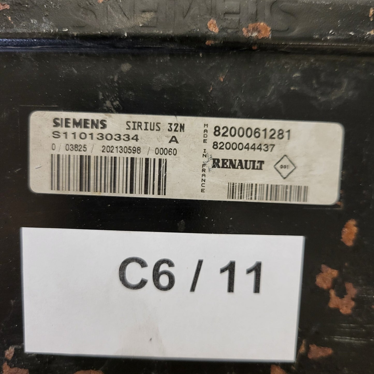 RENAULT CLIO ECU / S110130334A / 8200061281 / 8200044437 / SIRIUS 32N