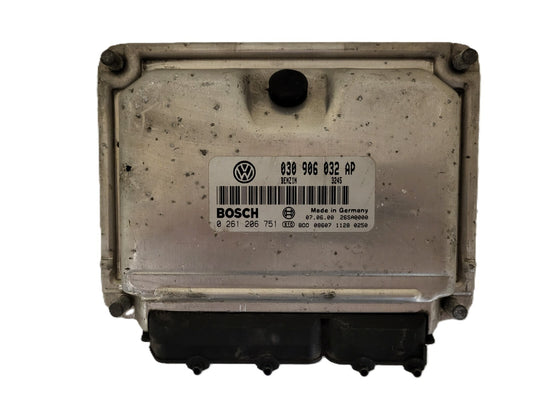 VW POLO 1.4 ECU / 030906032AP / 0261206751 / BOSCH