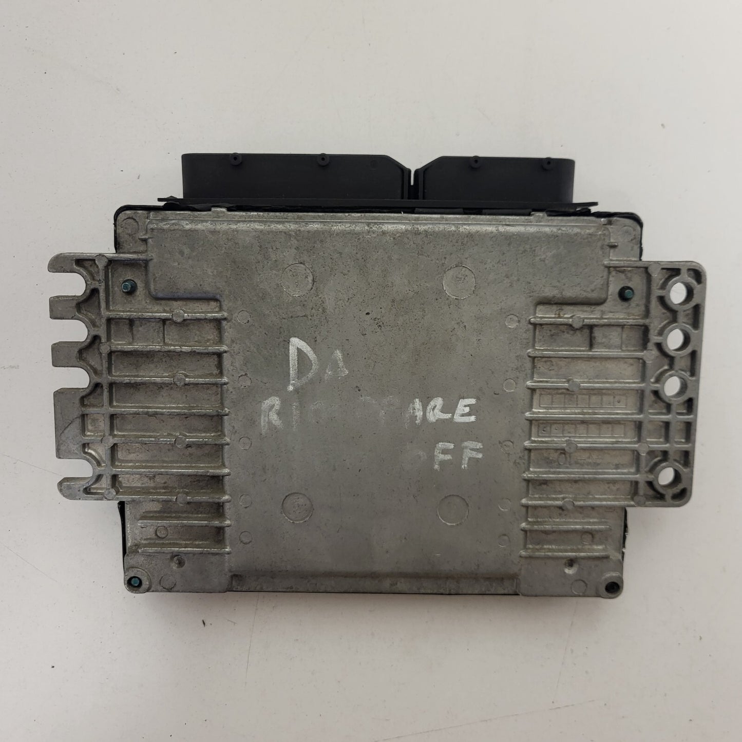 NISSAN MICRA ECU / MEC32-040 / XT / HITACHI