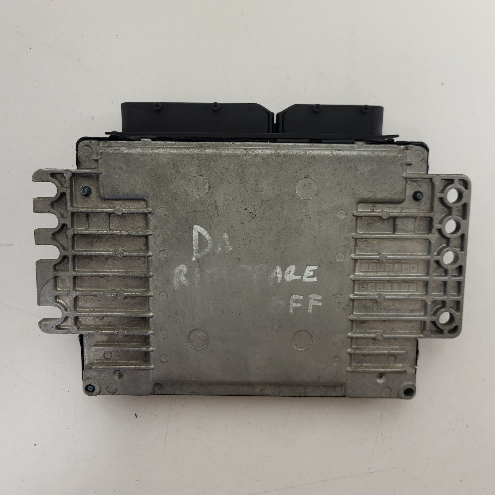 NISSAN MICRA ECU / MEC32-040 / XT / HITACHI