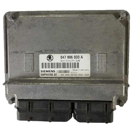 ŠKODA FABIA 1.4 ECU / 047906033A / 5WP44193 07 / SIEMENS