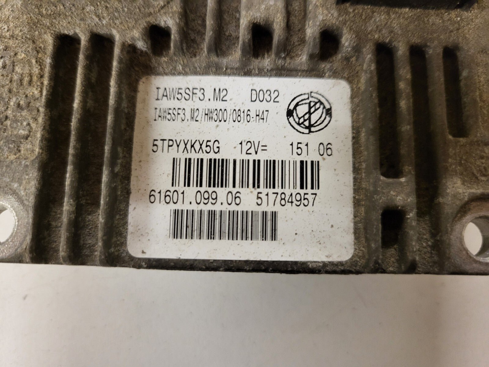 FIAT GRANDE PUNTO ECU / IAW 5SF3.M2 / HW300 / 51784957 / IAW5SF3.M2 61601.099.06
