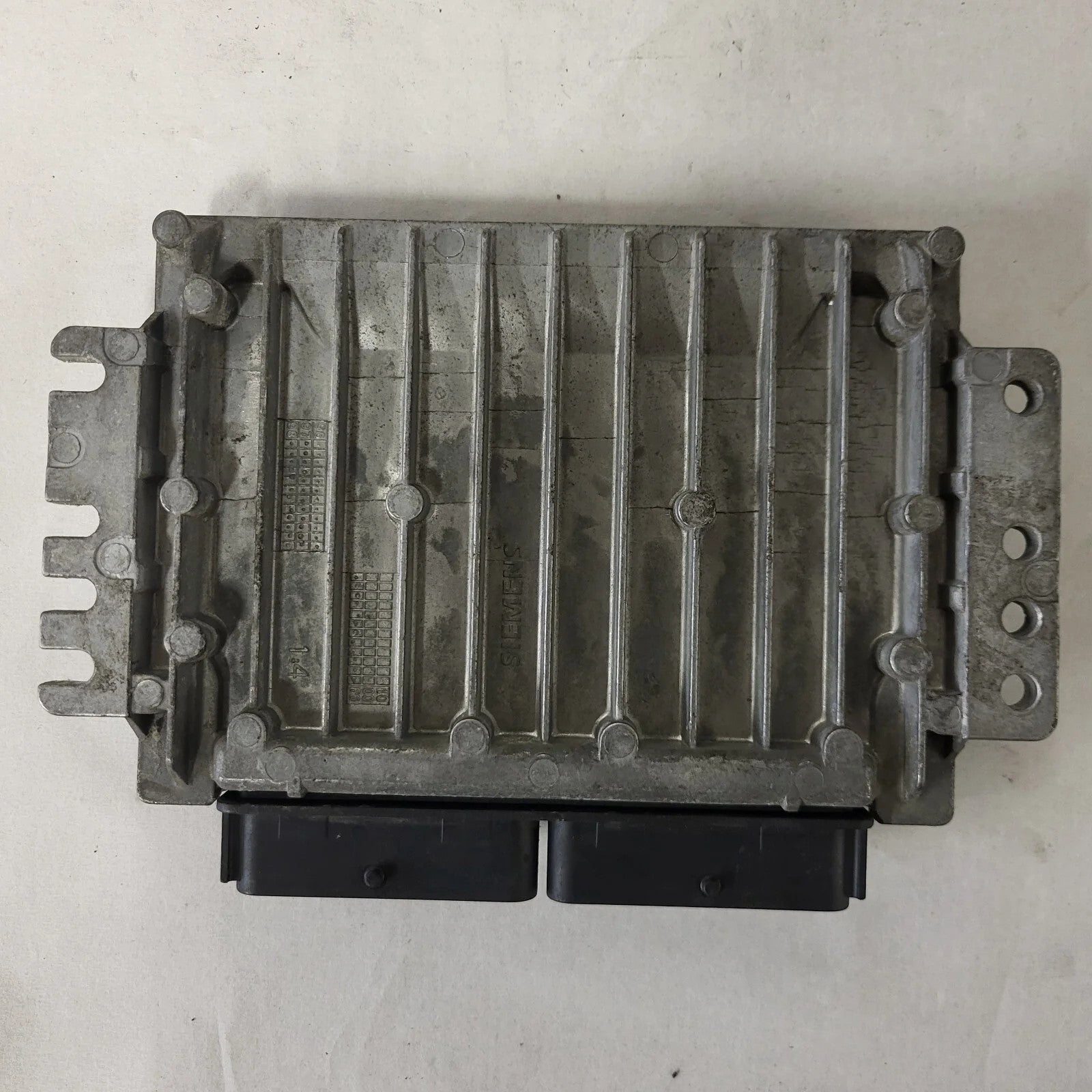 RENAULT KANGOO ECU / S110030330A / 8200061272 / 7700110471 / SIRIUS 32 / SIEMEN