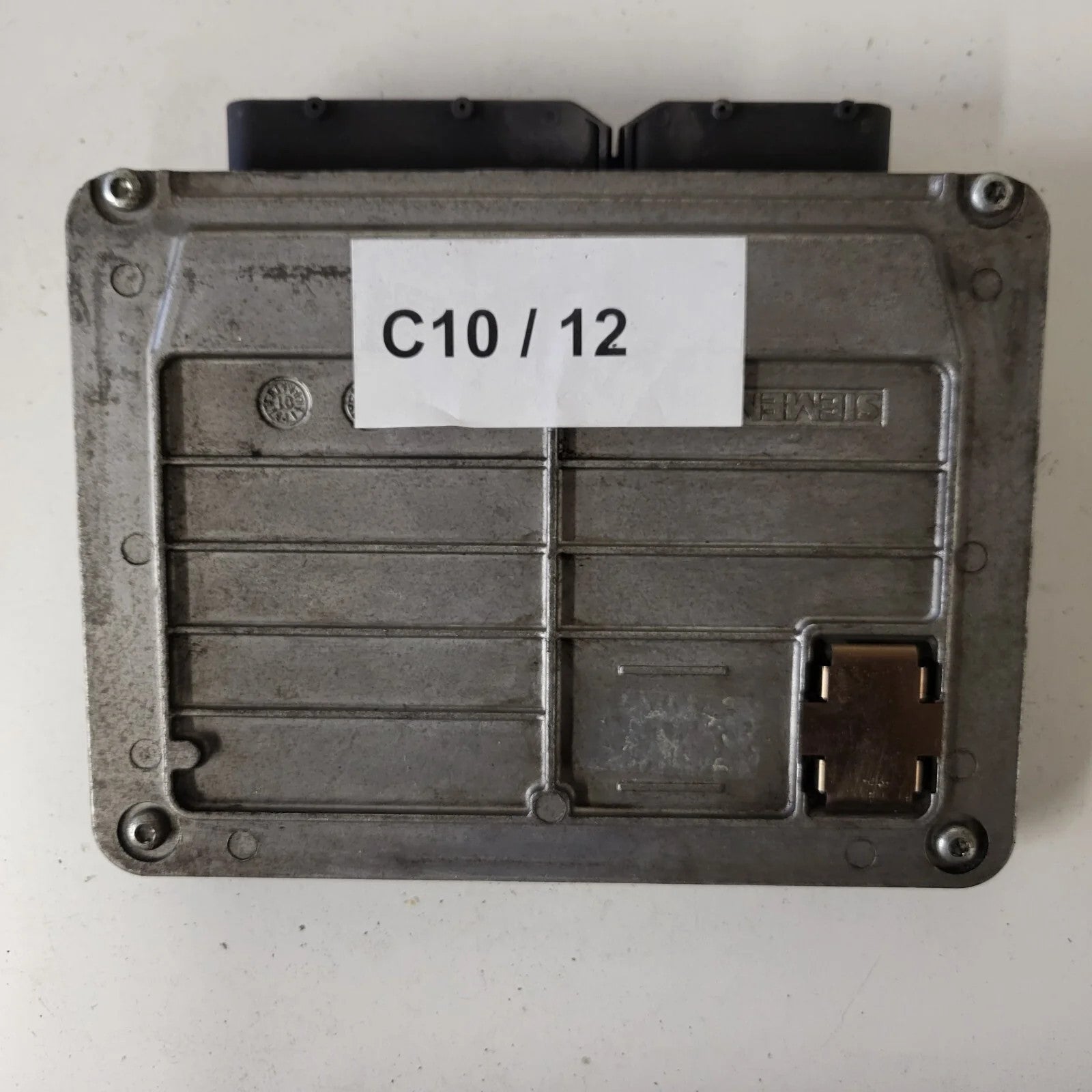 ŠKODA FABIA ECU / 047906033C / 5WP44203 10 / SIEMENS