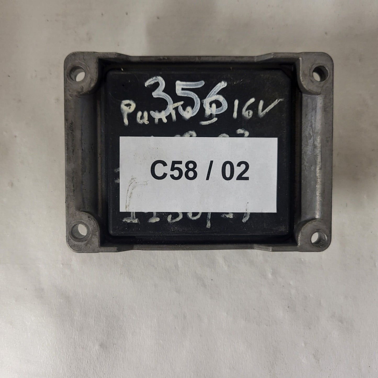 Fiat Punto ECU / 0261207902 / 00551803120 / ME73H4F002 / BOSCH