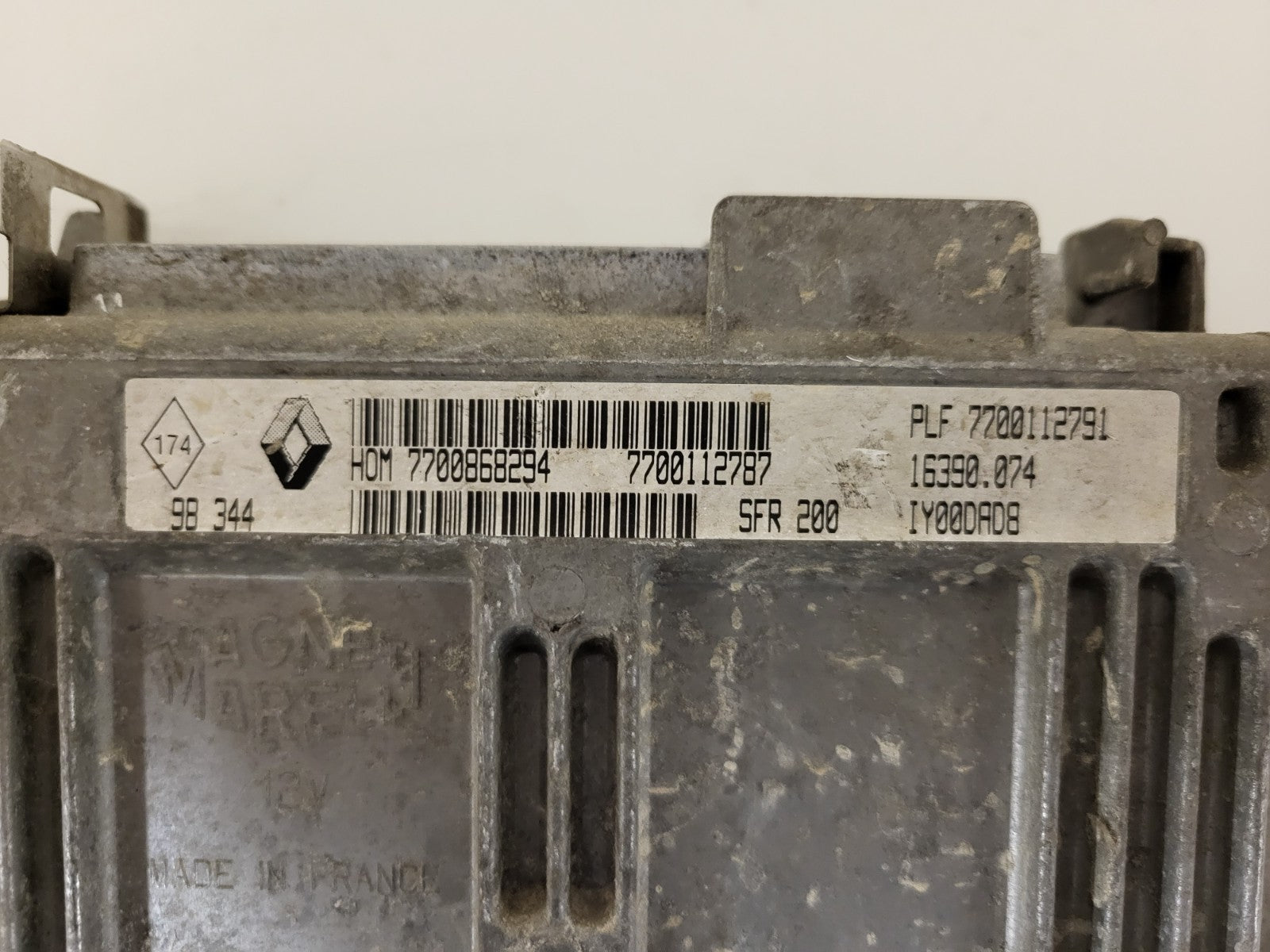 Renault ECU / 7700868294 / HOM7700868294 / 7700112787 / SFR200 / 7700112791