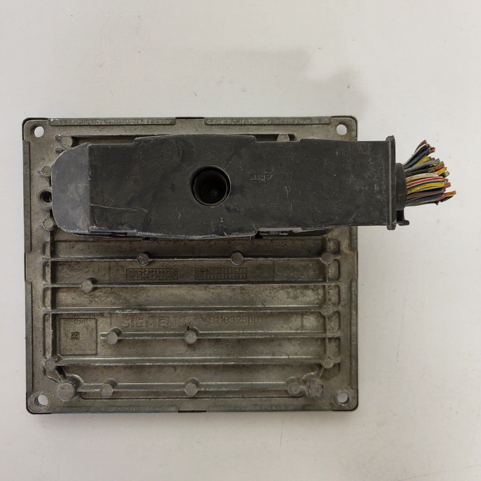 Ford FIESTA ECU / 6S61-12A650-FD / 2CJD / S120977315D / S120977315 / SIM210 / J3