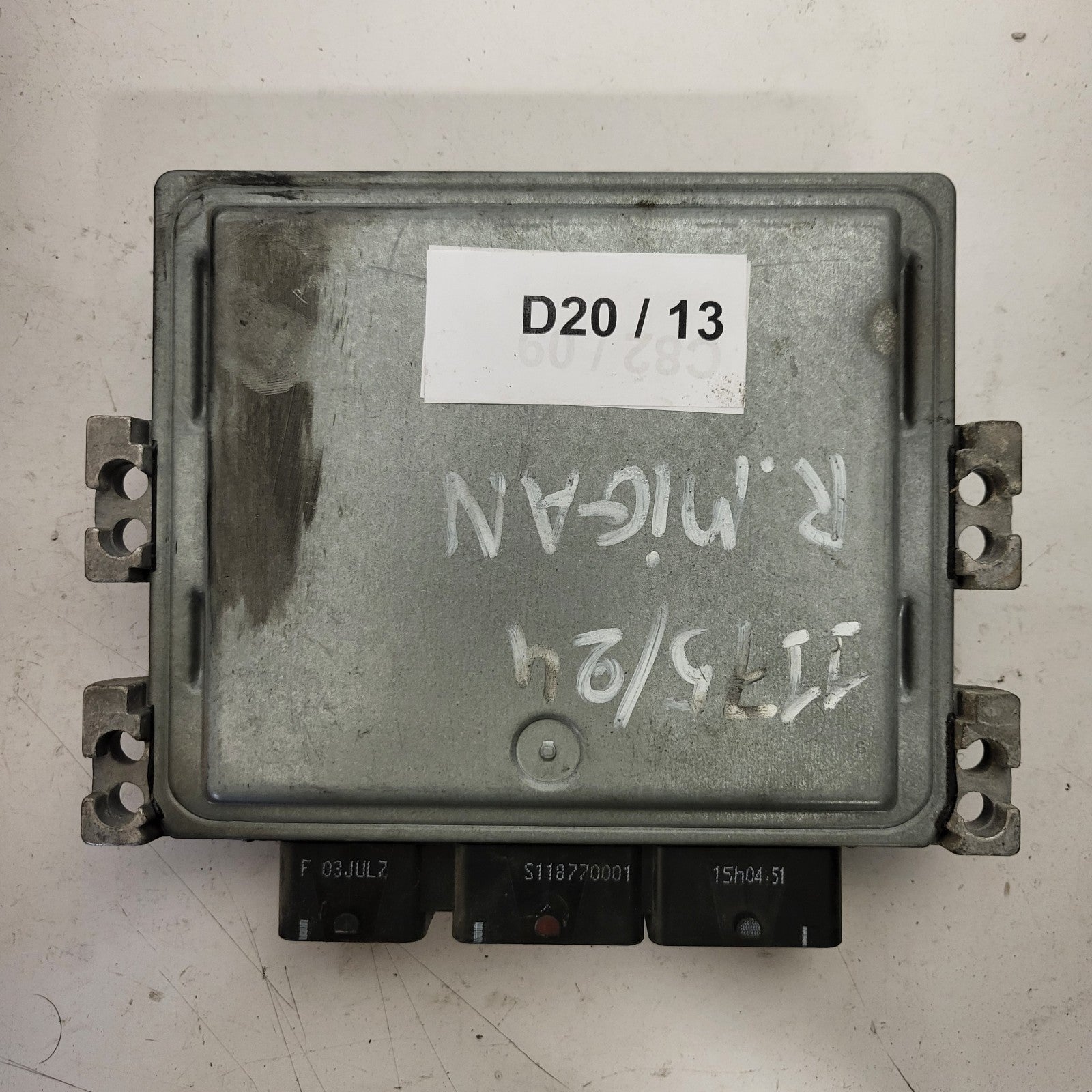 Renault ECU / S122326113A / 8200804775 / 8200807626 / SID301  / S122326113