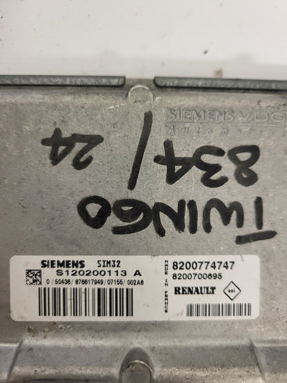 Renault Twingo ECU / S120200113A / 82007747 / 8200700695 / S120200113 / SIM 32
