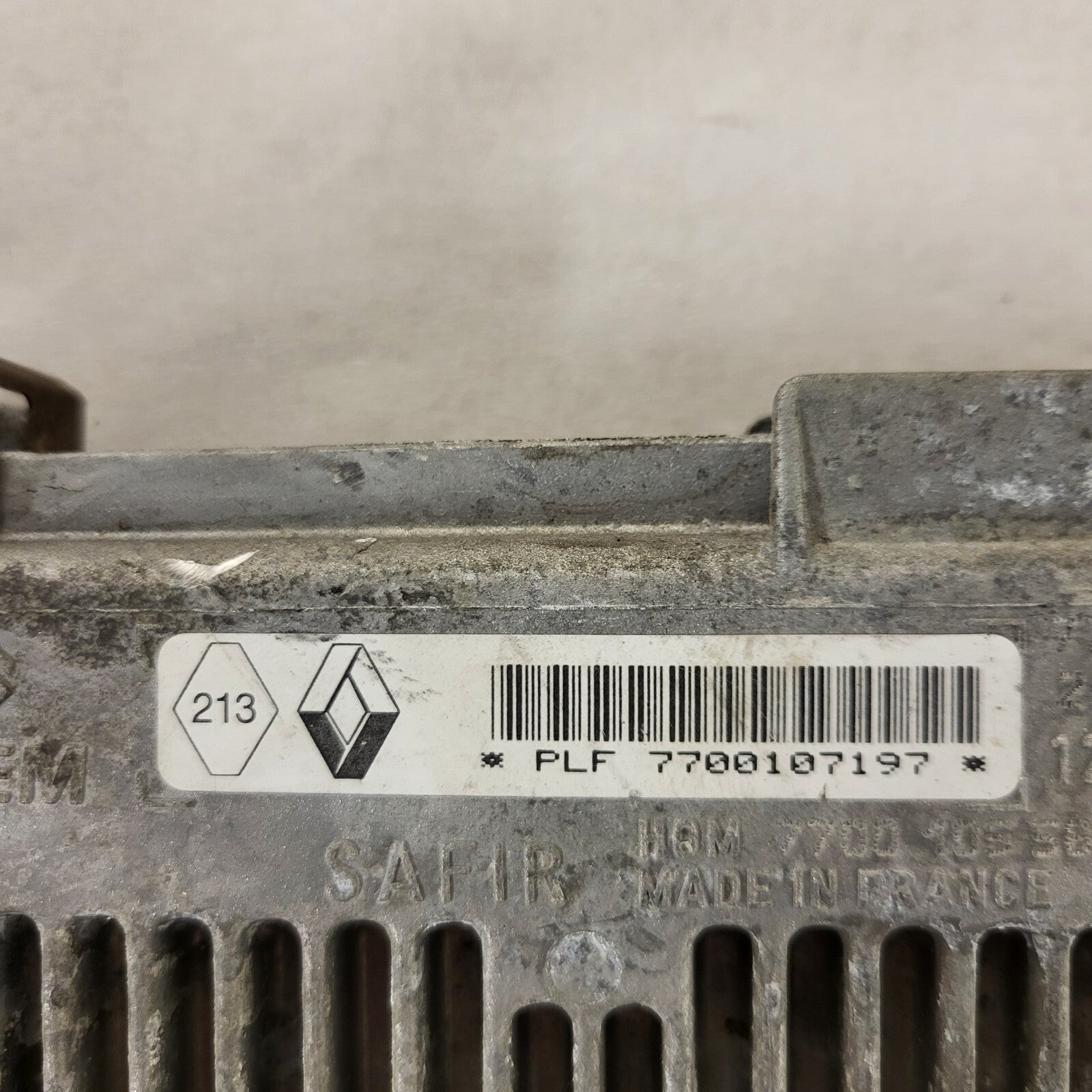 Renault Clio Twingo ECU / PLF 7700107197 / HOM 7700105560 / 21624886-4 / SAGEM