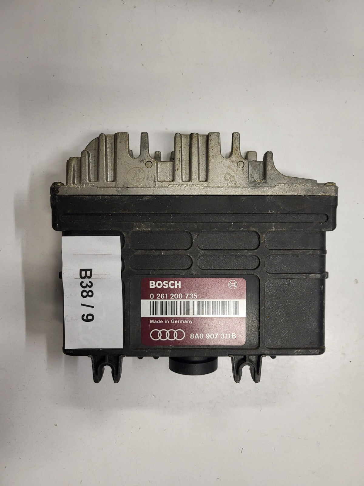 Audi ECU / 0261200735 / 8A0907311B / BOSCH