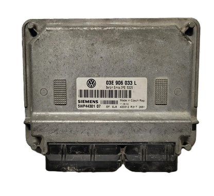VW POLO ECU / 03E906033L / 5WP40194 07 / BOSCH