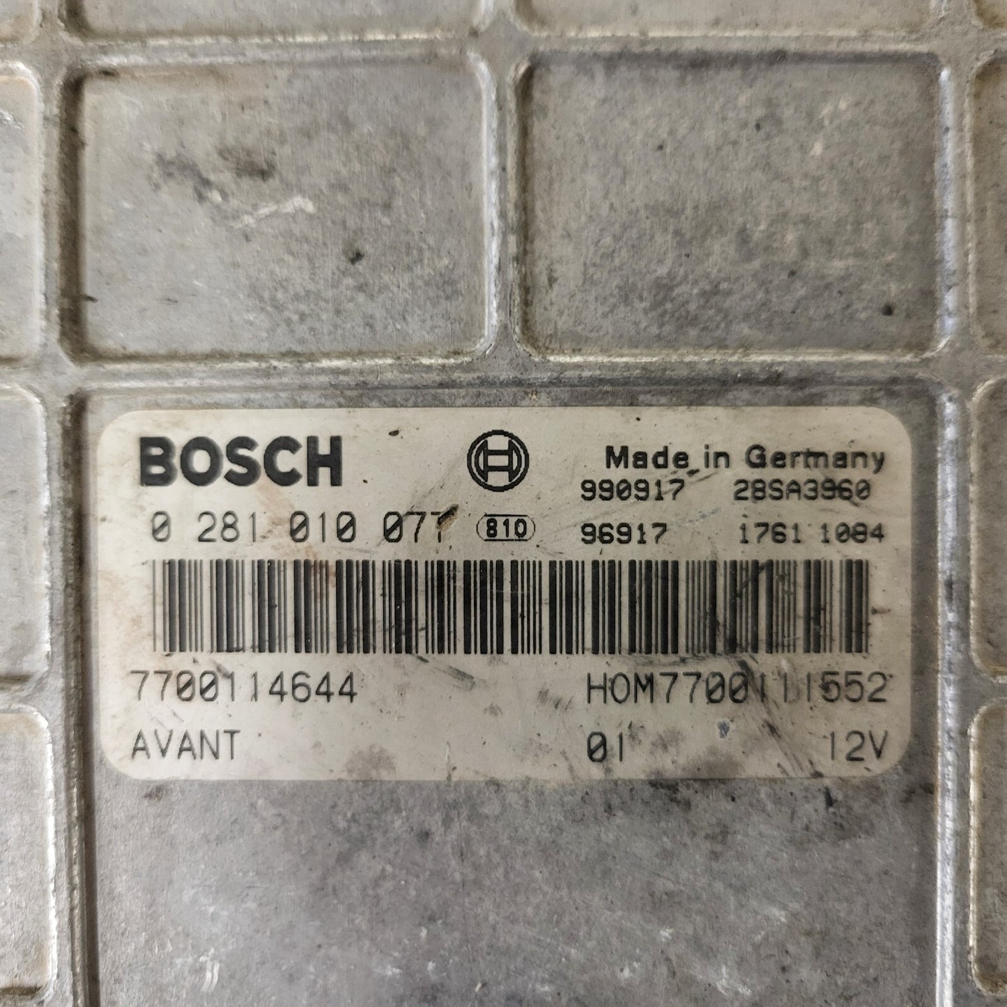 Renault Scenic 1.9 ECU / 0281010077 / 7700114644 / HOM 7700111552 / BOSCH