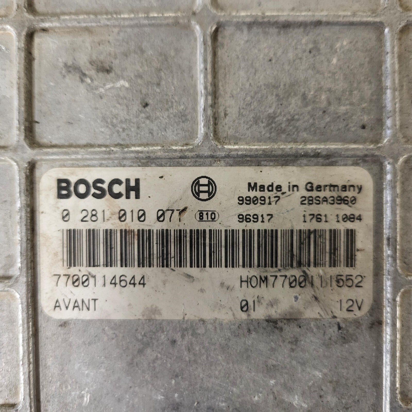 Renault Scenic 1.9 ECU / 0281010077 / 7700114644 / HOM 7700111552 / BOSCH